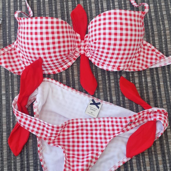 Gilly HIcks Bikini Set - Size S top, Size XS bottom - Picture 12 of 12